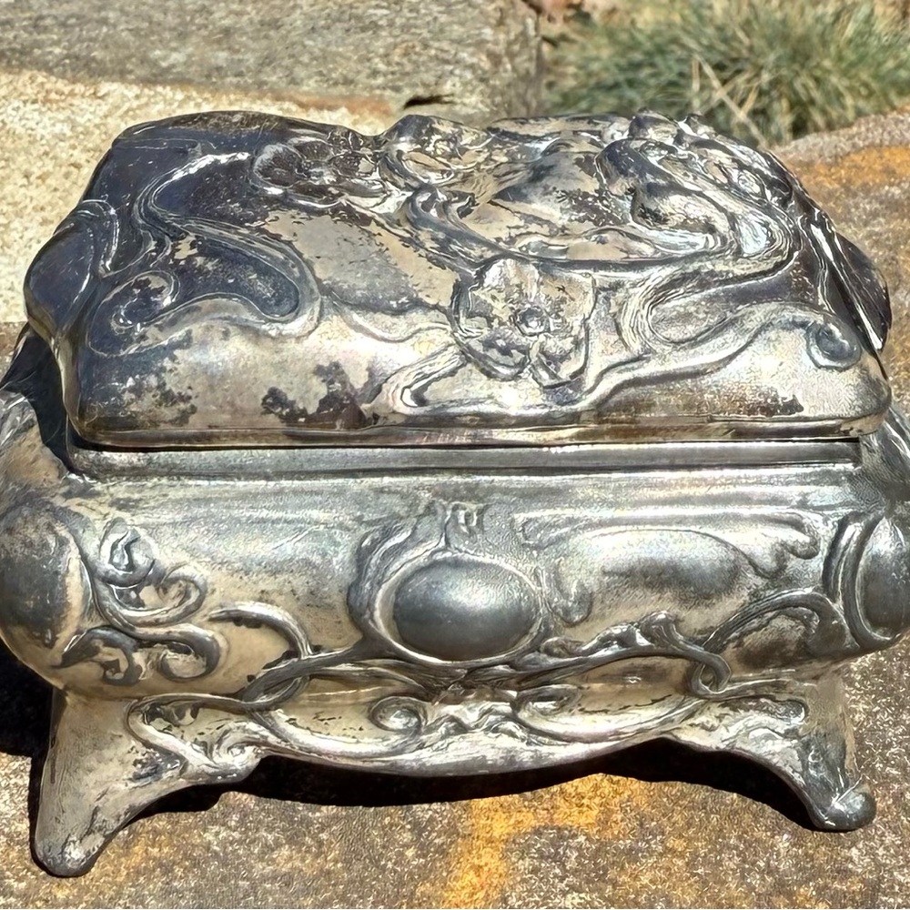 Antique Art Nouveau Jewelry Casket Foot Trinket Box Repousse Woman Floral Silver - Picture 6 of 8